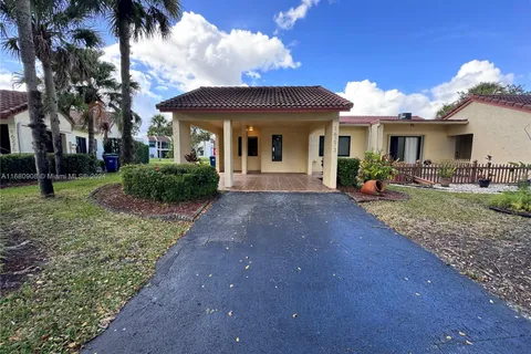 16273 Laurel Dr # 7, Weston FL 33326