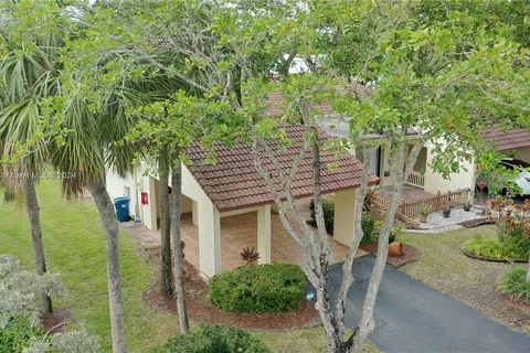 16273 Laurel Dr # 7, Weston FL 33326