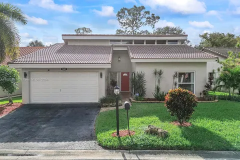 1621 Riverwood Ln, Coral Springs FL 33071