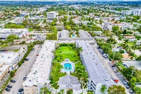 141 NE 10th Ave # 21A, Hallandale Beach FL 33009