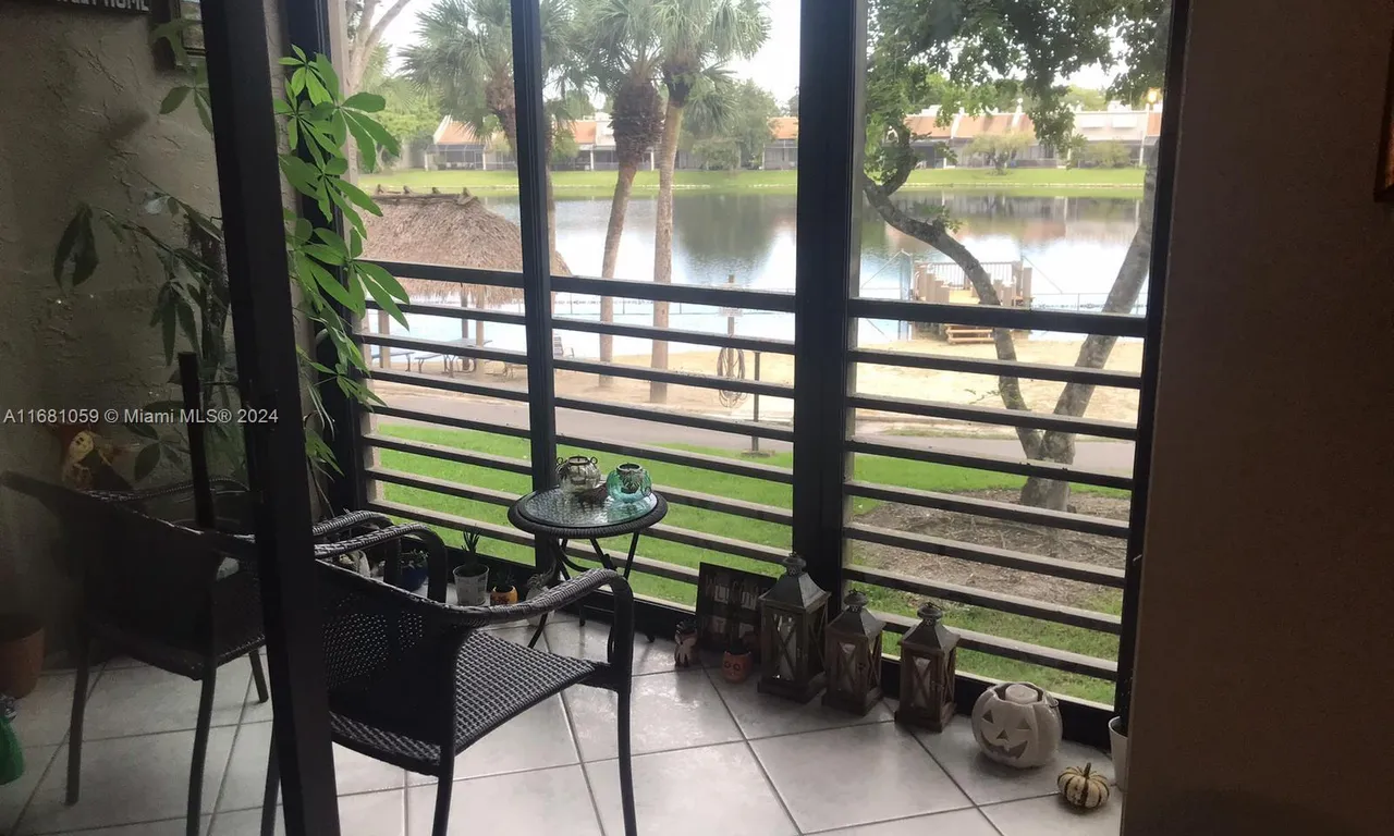 1101 Colony Point Cir # 204, Pembroke Pines FL 33026