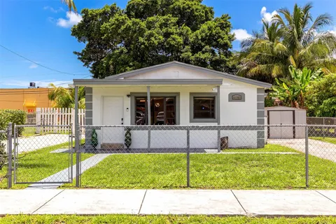 4300 SW 28th St, West Park FL 33023