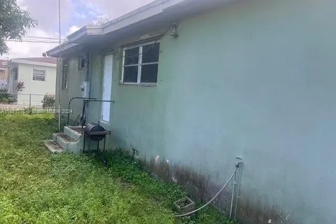 1365 NW 130th St, North Miami FL 33167