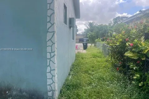 1365 NW 130th St, North Miami FL 33167