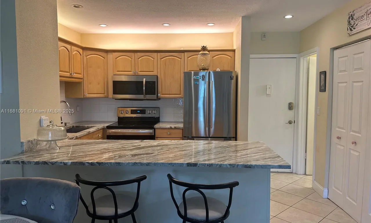 1520 Mckinley St # 103E, Hollywood FL 33020