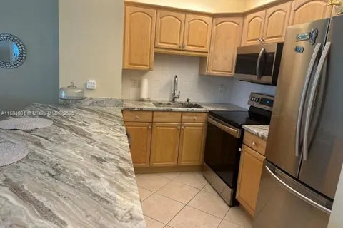 1520 Mckinley St # 103E, Hollywood FL 33020