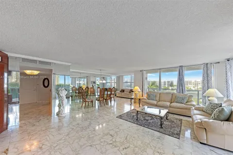 2751 S Ocean Dr # 501N, Hollywood FL 33019