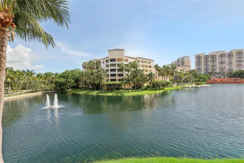 723 Crandon Blvd # 206, Key Biscayne FL 33149