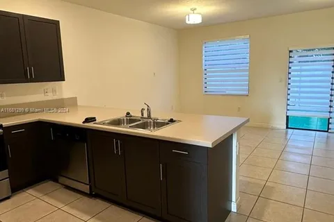 10629 W 32nd Ln, Miami Lakes FL 33018