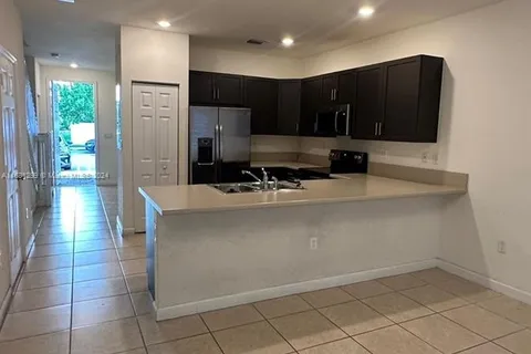10629 W 32nd Ln, Miami Lakes FL 33018