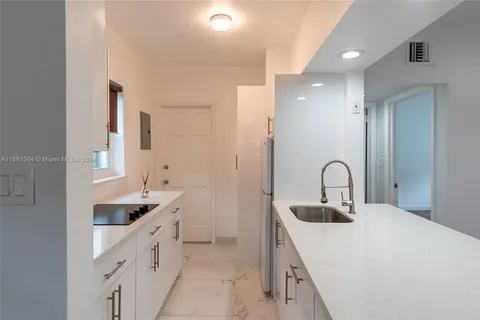 1205 Marseille Dr # 27, Miami Beach FL 33141