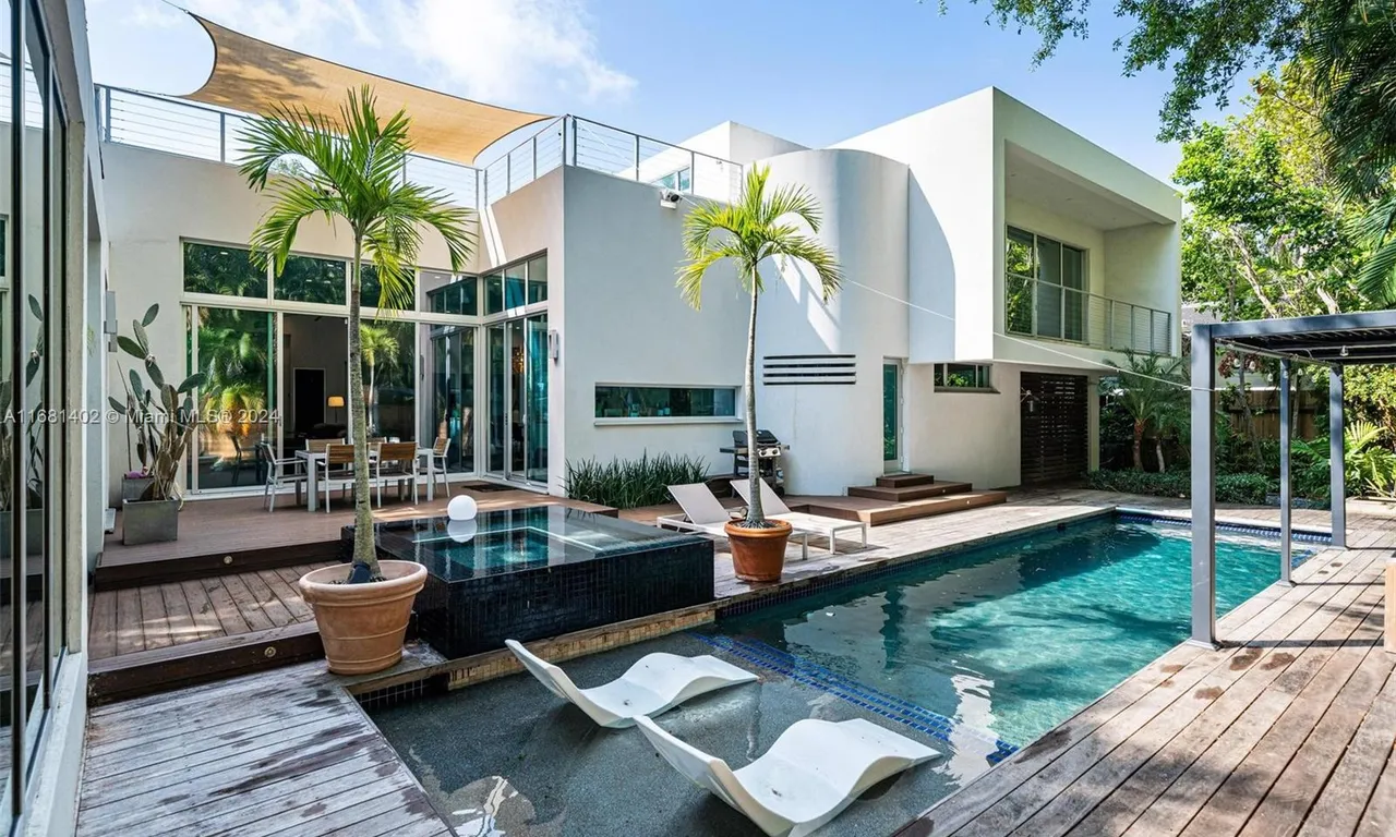 3855 Poinciana Ave, Miami FL 33133