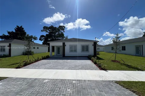 311 NW 10th St, Hallandale Beach FL 33009