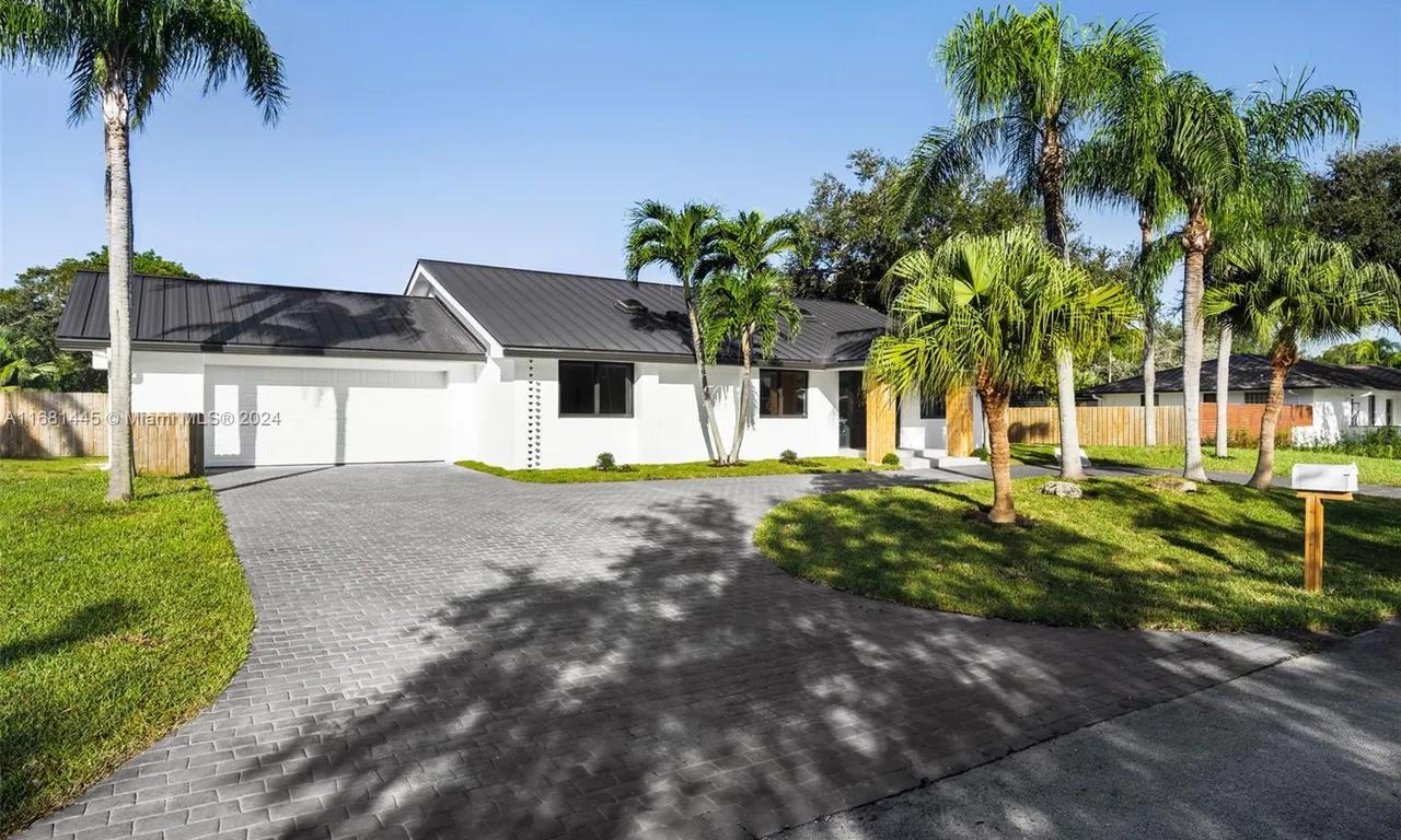 17640 SW 85th Ave, Palmetto Bay FL 33157