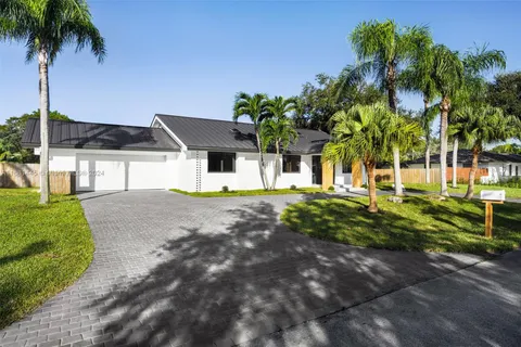 17640 SW 85th Ave, Palmetto Bay FL 33157