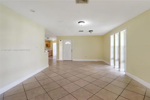 10520 SW 160th St, Miami FL 33157