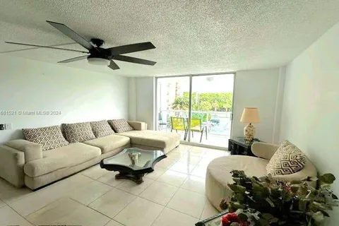 2841 NE 163rd St # 414, North Miami Beach FL 33160