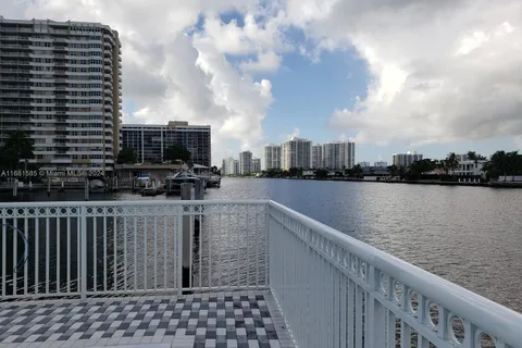 1913 S Ocean Dr # 422, Hallandale Beach FL 33009