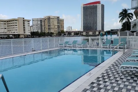 1913 S Ocean Dr # 422, Hallandale Beach FL 33009