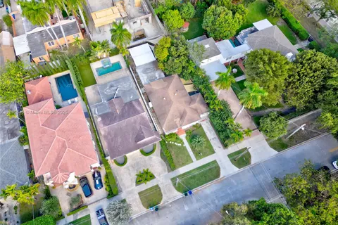 33 SW 20th Rd, Miami FL 33129