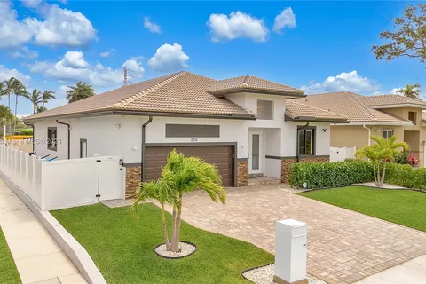 238 SE 2nd Ter # 1, Dania Beach FL 33004
