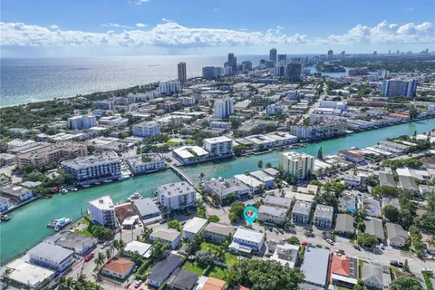 725 81st St # 3, Miami Beach FL 33141