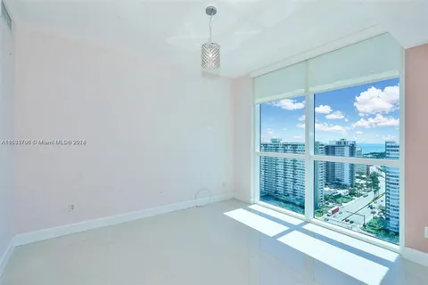 1945 S Ocean Dr # 2303, Hallandale Beach FL 33009