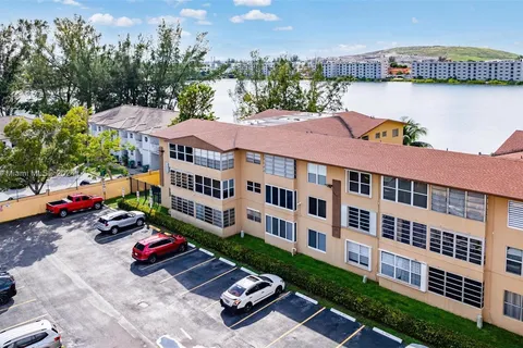 160 Royal Palm Rd # 112, Hialeah Gardens FL 33016