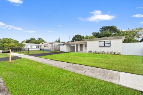 470 NW 29th Ter, Fort Lauderdale FL 33311