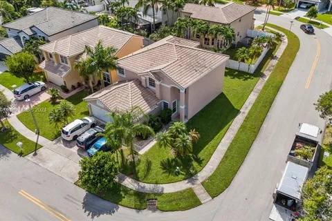 2816 SW 177th Ter, Miramar FL 33029