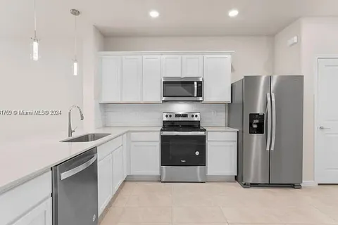 2563 Winsome, Davenport FL 33896