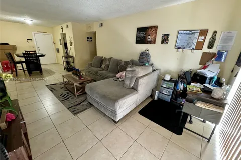 3600 NW 21st St # 301, Lauderdale Lakes FL 33311