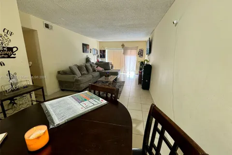 3600 NW 21st St # 301, Lauderdale Lakes FL 33311