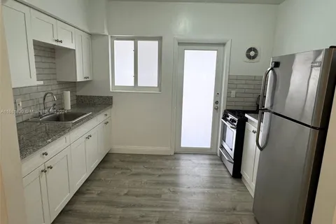 105 S Shore Dr # 2, Miami Beach FL 33141