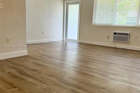 105 S Shore Dr # 2, Miami Beach FL 33141