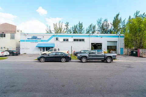 1905 NW 93rd Ave, Doral FL 33172