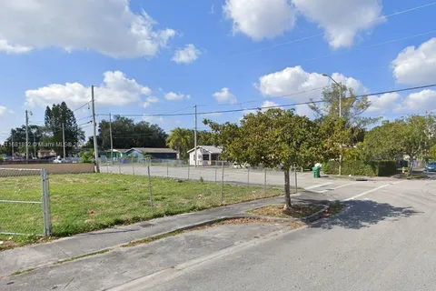 5040 NW 14th Ave, Miami FL 33142