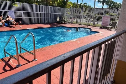 660 SE 1st St # 1, Homestead FL 33030