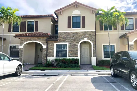 9213 W 33rd Way, Hialeah FL 33018