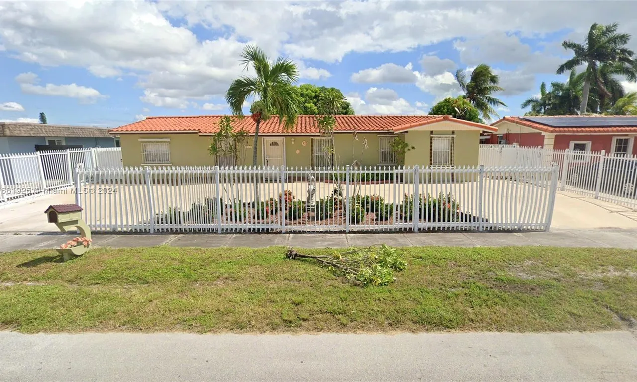 19231 NW 50th Ave, Miami Gardens FL 33055