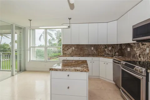 611 Ocean Dr # 2E, Key Biscayne FL 33149