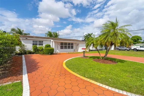 2320 Sabal Palm Dr, Miramar FL 33023