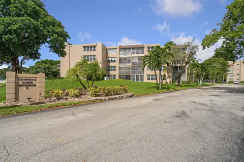 9480 Tangerine Pl # 307, Davie FL 33324