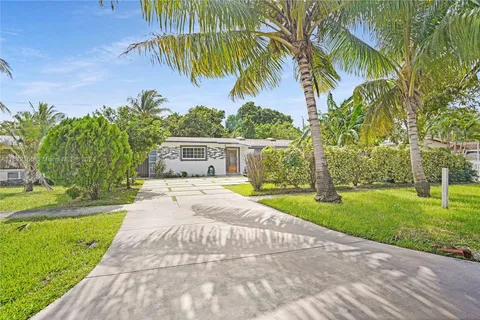 520 NE 175th St, North Miami Beach FL 33162