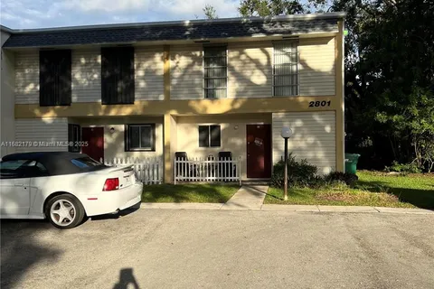 2801 N 34th Ave # 16H, Hollywood FL 33021