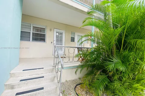 1755 Washington Ave # 1B, Miami Beach FL 33139