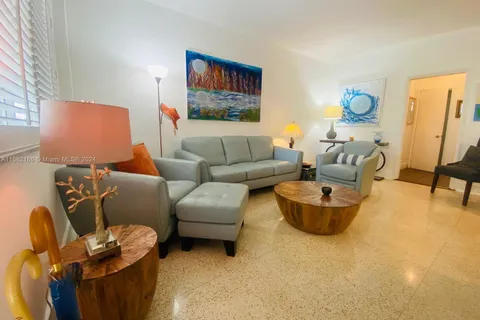 1755 Washington Ave # 1B, Miami Beach FL 33139