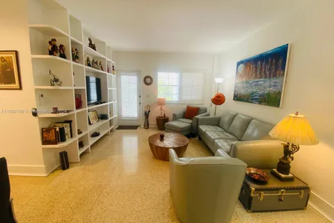 1755 Washington Ave # 1B, Miami Beach FL 33139