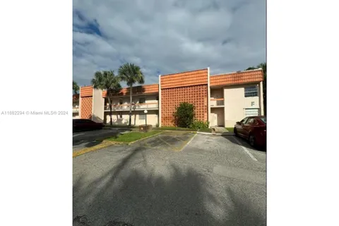 7610 Stirling Rd # 207F, Davie FL 33024