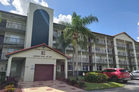 12900 SW 13th St # 211E, Pembroke Pines FL 33027